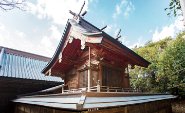 玉﨑神社本殿